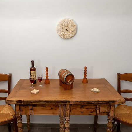 The Wine Nest شقة ميغالوخوري