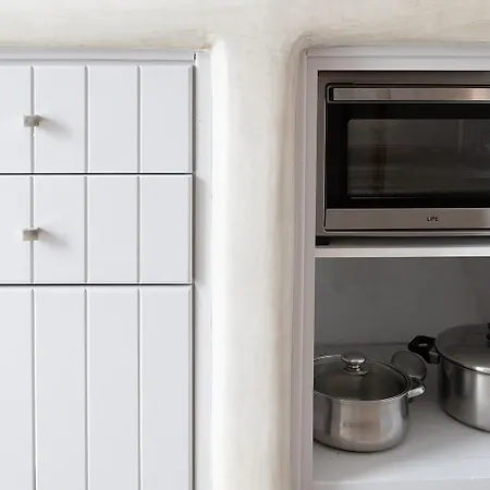 The Wine Nest 梅加洛克里